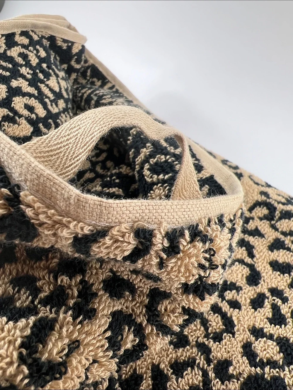 Rachel Zoe Bath Towel Leopard Cheetah Animal Print Black Brown 1 Pc NEW